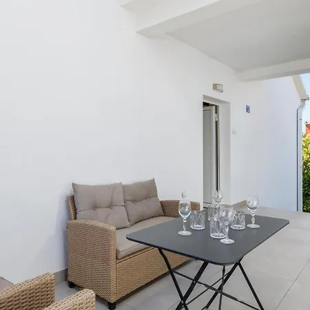 3 Bedroom Stunning In Διαμέρισμα