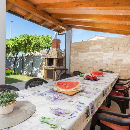 3 Bedroom Stunning In *